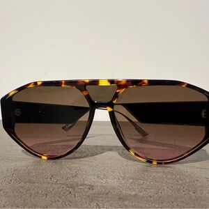 Dior Tortoiseshell Aviator Sunglasses (BRAND NEW)